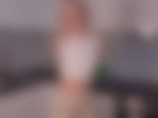 SylviaDaring's Live Sex Cam Show