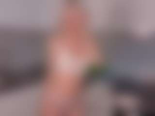 SylviaDaring's Live Sex Cam Show