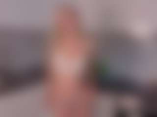 SylviaDaring's Live Sex Cam Show