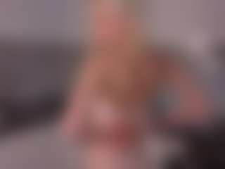 SylviaDaring's Live Sex Cam Show