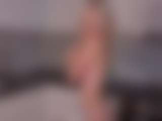 SylviaDaring's Live Sex Cam Show