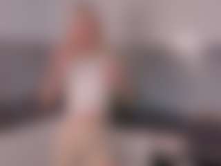 SylviaDaring's Live Sex Cam Show