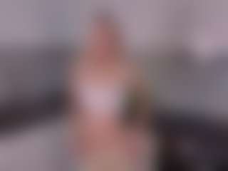 Live cam show with SylviaDaring - Teen (18+) on Fapmatic.com