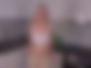SylviaDaring's Live Sex Cam Show