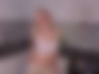 SylviaDaring's Live Sex Cam Show