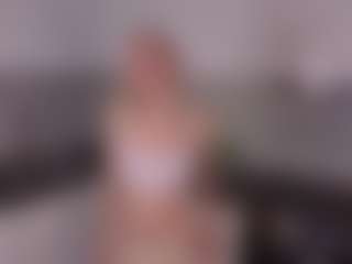 SylviaDaring's Live Sex Cam Show