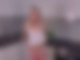SylviaDaring's Live Sex Cam Show