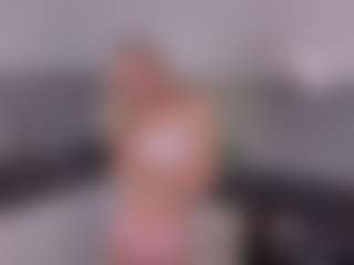 Live cam show with SylviaDaring - New Teen (18+) on instabang