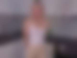 SylviaDaring's Live Sex Cam Show