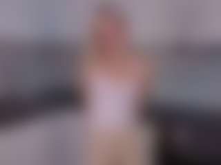 SylviaDaring's Live Sex Cam Show