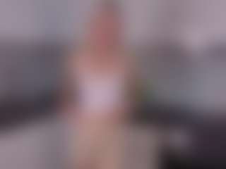 SylviaDaring's Live Sex Cam Show
