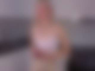 SylviaDaring's Live Sex Cam Show