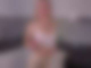 SylviaDaring's Live Sex Cam Show