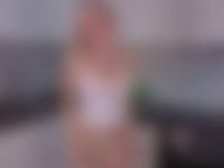 SylviaDaring's Live Sex Cam Show