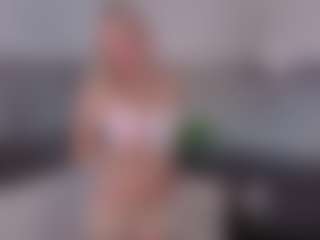 SylviaDaring's Live Sex Cam Show