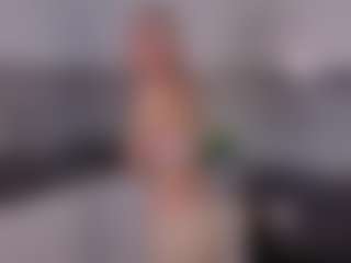 SylviaDaring's Live Sex Cam Show