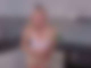 Live cam show with SylviaDaring - Teen (18+) on liverealitysex.com