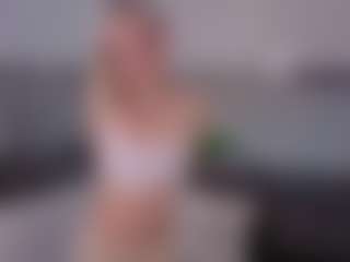 SylviaDaring's Live Sex Cam Show
