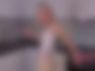 SylviaDaring's Live Sex Cam Show