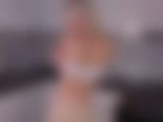 SylviaDaring's Live Sex Cam Show