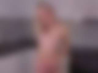 SylviaDaring's Live Sex Cam Show