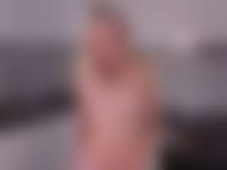 SylviaDaring's Live Sex Cam Show