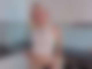 SylviaDaring's Live Sex Cam Show