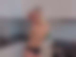 SylviaDaring's Live Sex Cam Show