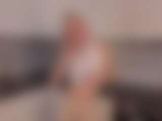 SylviaDaring's Live Sex Cam Show