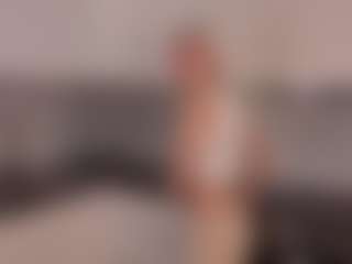 SylviaDaring's Live Sex Cam Show