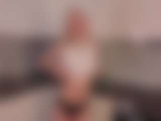 SylviaDaring's Live Sex Cam Show