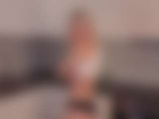 SylviaDaring's Live Sex Cam Show