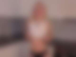 SylviaDaring's Live Sex Cam Show