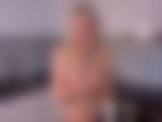 SylviaDaring's Live Sex Cam Show