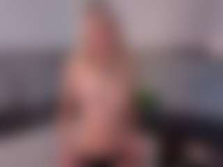 SylviaDaring's Live Sex Cam Show