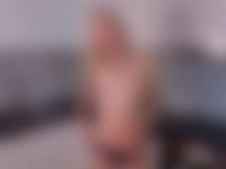 SylviaDaring's Live Sex Cam Show
