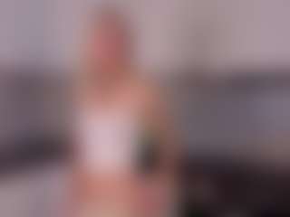 SylviaDaring's Live Sex Cam Show
