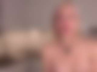 SylviaDaring's Live Sex Cam Show