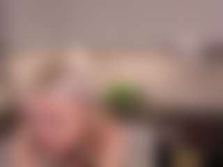 SylviaDaring's Live Sex Cam Show