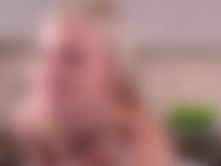 SylviaDaring's Live Sex Cam Show