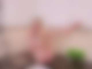 Live cam show with SylviaDaring - Facial Piercings on Camsoda