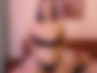Live cam show with VeraNoireVip - Tease Mature on Cam Slut
