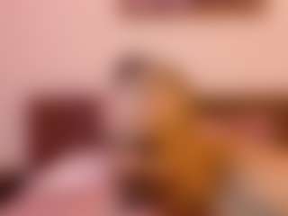 Live cam show with VeraNoireVip - Gagging on Camsoda
