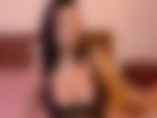 VeraNoireVip MILF webcam performer live streaming
