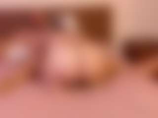 Live cam show with VeraNoireVip - Housewife on CamSextacy