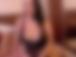 Live cam show with VeraNoireVip - Body Massage on Gym Cam Girls