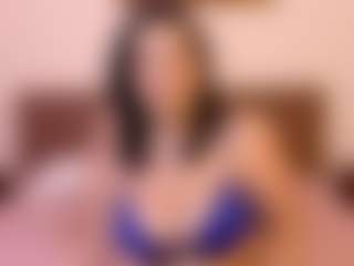 Live cam show with VeraNoireVip - Gagging on TeamSkeetLive