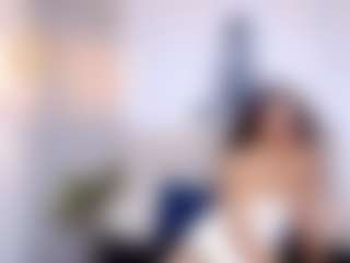 britanny-18's Live Sex Cam Show