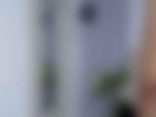 britanny-18's Live Sex Cam Show