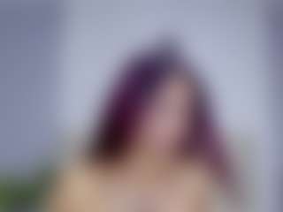 britanny-18's Live Sex Cam Show